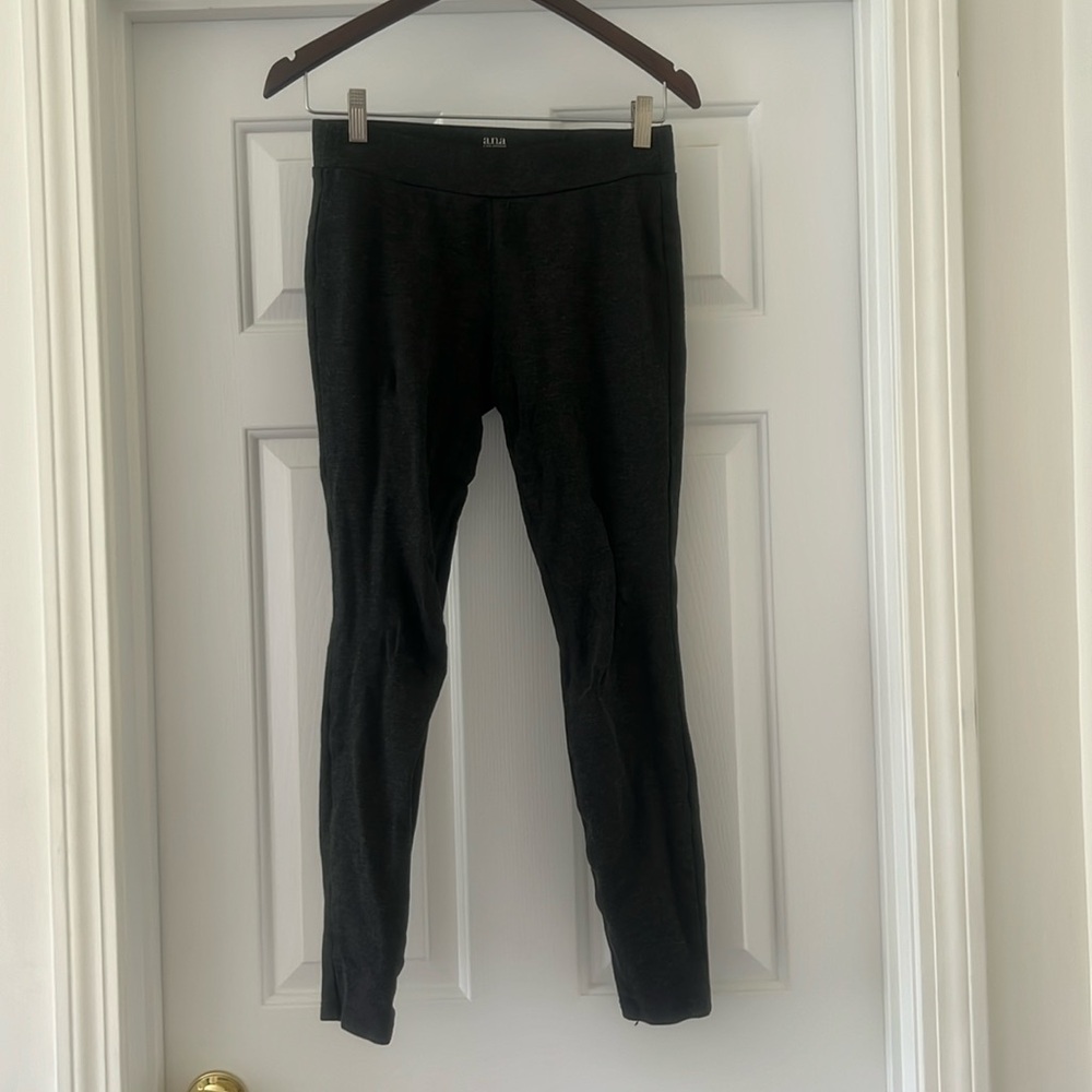 Ana “a new approach” leggings 🩶